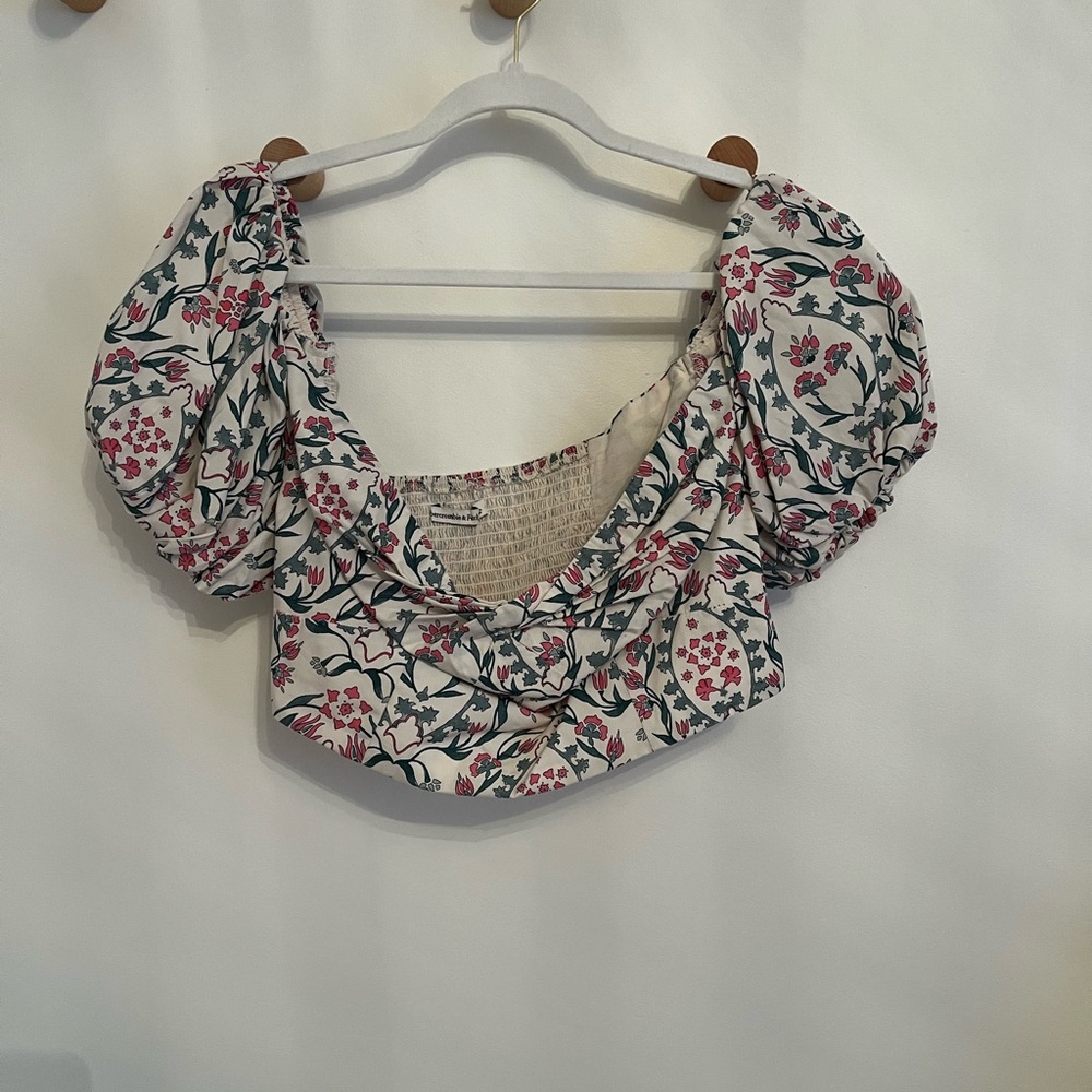 Abercrombie & Fitch Floral Puff Sleeve Blouse